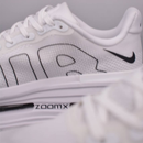 Nike Vomero Premium - Branco/Preto